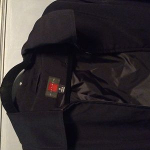 Black Medium Gallery jacket. 100 % polyester, lining nylon,